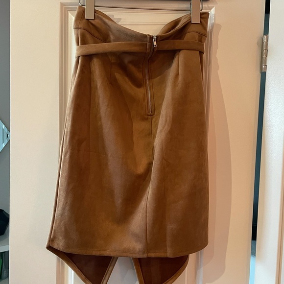 Faux suede asymmetric skirt with tie - Picture 3 of 9